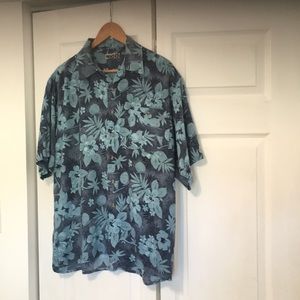 Men’s blue Hawaiian shirt